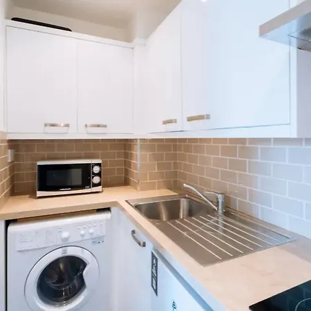 Apartment Homely 1 Bedroom In Centre With River View *